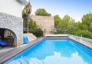 Ref. 2503333 | Mediterrane Villa mit Pool in 1. Meereslinie und Strandzugang