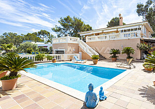 Ref. 2403421 | Mediterrane Villa mit Flair und Potenzial in ruhiger Wohnlage