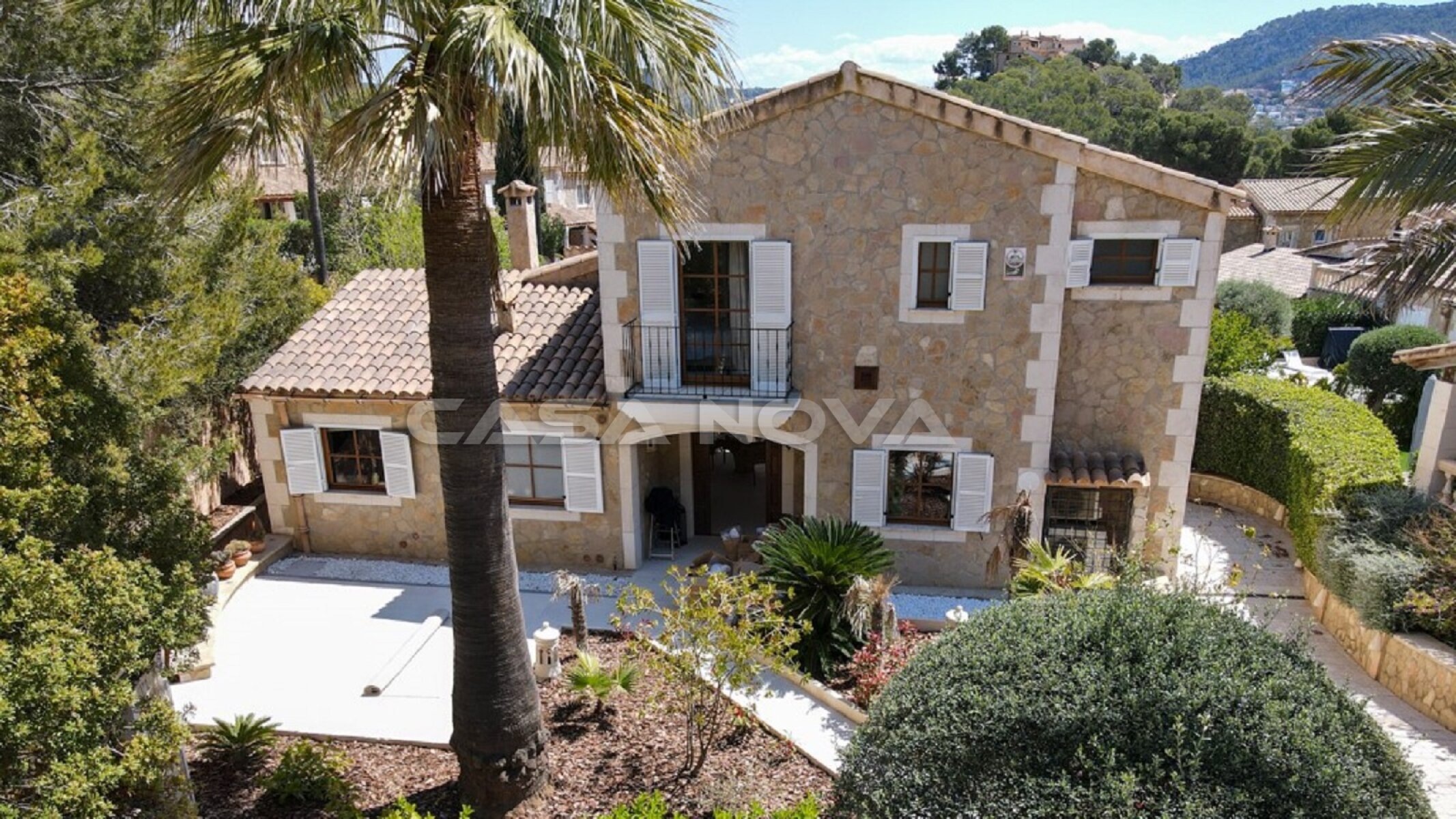 Elegante Villa in gepflegter Anlage