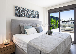 Ref. 1303362 | Beautiful master bedroom with terrace access