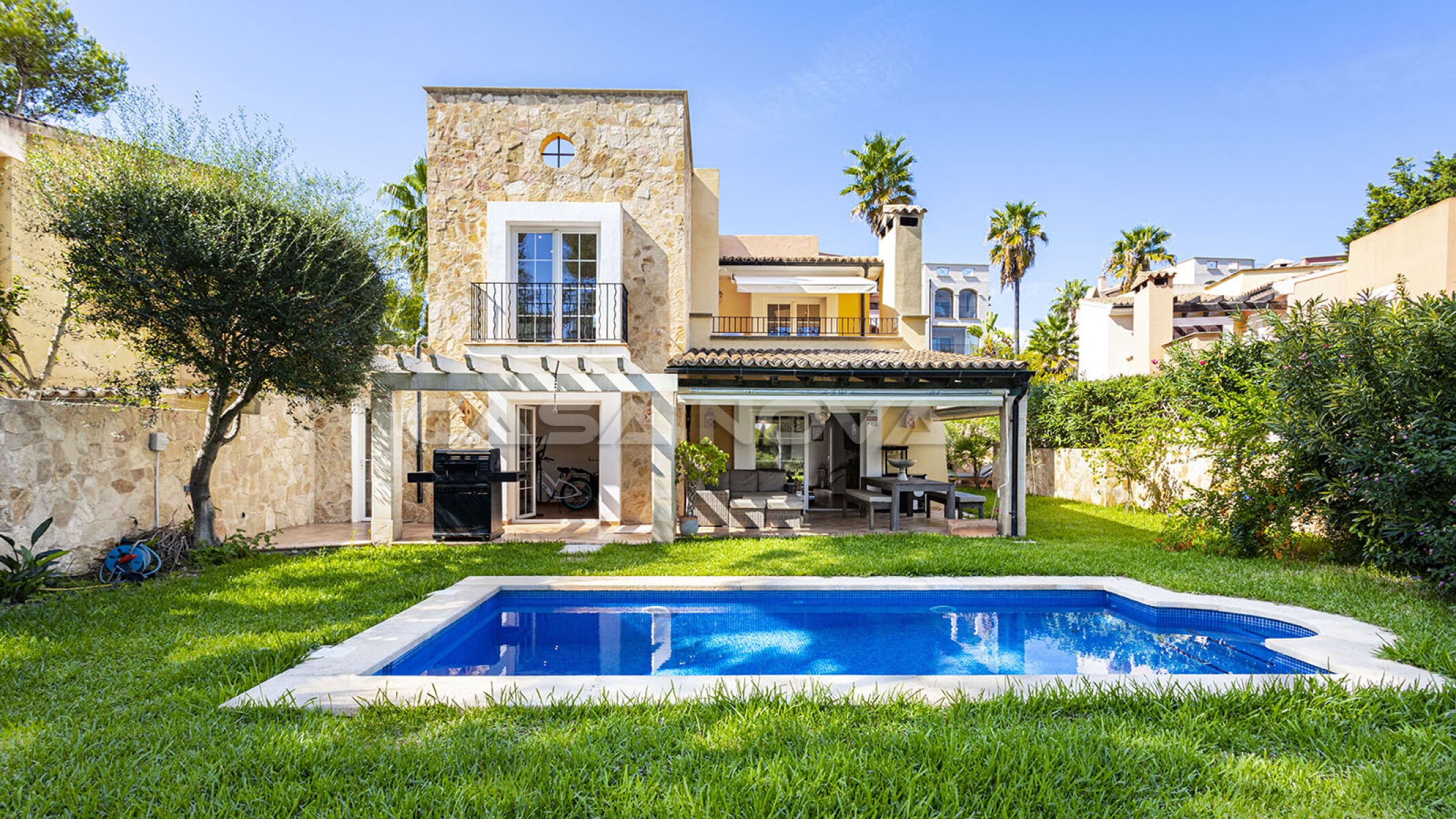 Charming golf villa with private pool