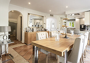 Ref. 2303520 | Stylishly furnished dining room