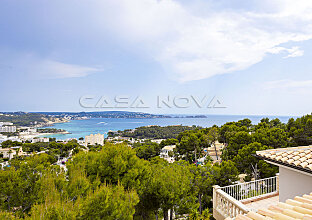 Ref. 2403577 | Luxurious south facing villa with sea view