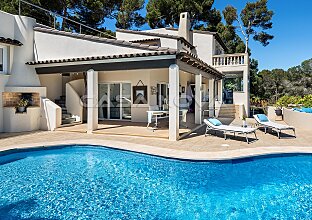 Ref. 2403599 | Romantic luxury villa with sea views
