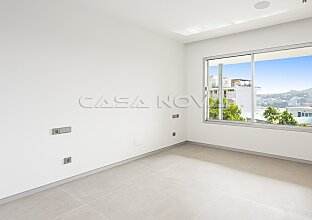 Ref. 2402747 | Recently completed luxury villa with sea views