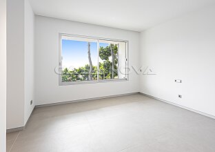 Ref. 2402747 | Recently completed luxury villa with sea views