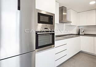 Ref. 1303716 | Neubau: Elegantes Penthaus mit privater Dachterrasse und privatem Pool