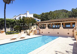 Ref. 2303718 | Mediterrane Villa mit viel Potenzial und Teilmeerblick 