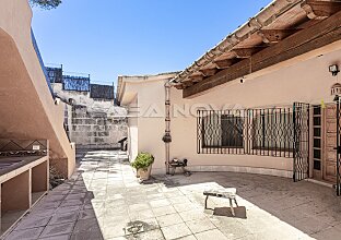 Ref. 2303718 | Mediterrane Villa mit viel Potenzial und Teilmeerblick 