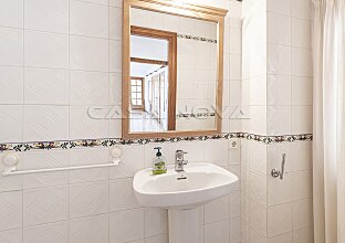 Ref. 2303718 | Mediterrane Villa mit viel Potenzial und Teilmeerblick 