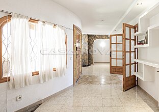 Ref. 2303718 | Mediterrane Villa mit viel Potenzial und Teilmeerblick 