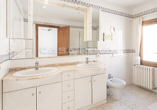 Ref. 2303718 | Mediterrane Villa mit viel Potenzial und Teilmeerblick 