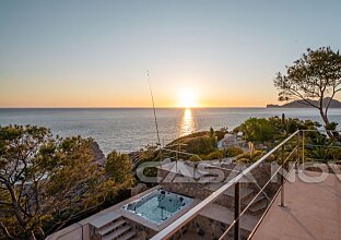 Ref. 2503511 | Villa idílica con ambiente isleño en 1a línea de mar 