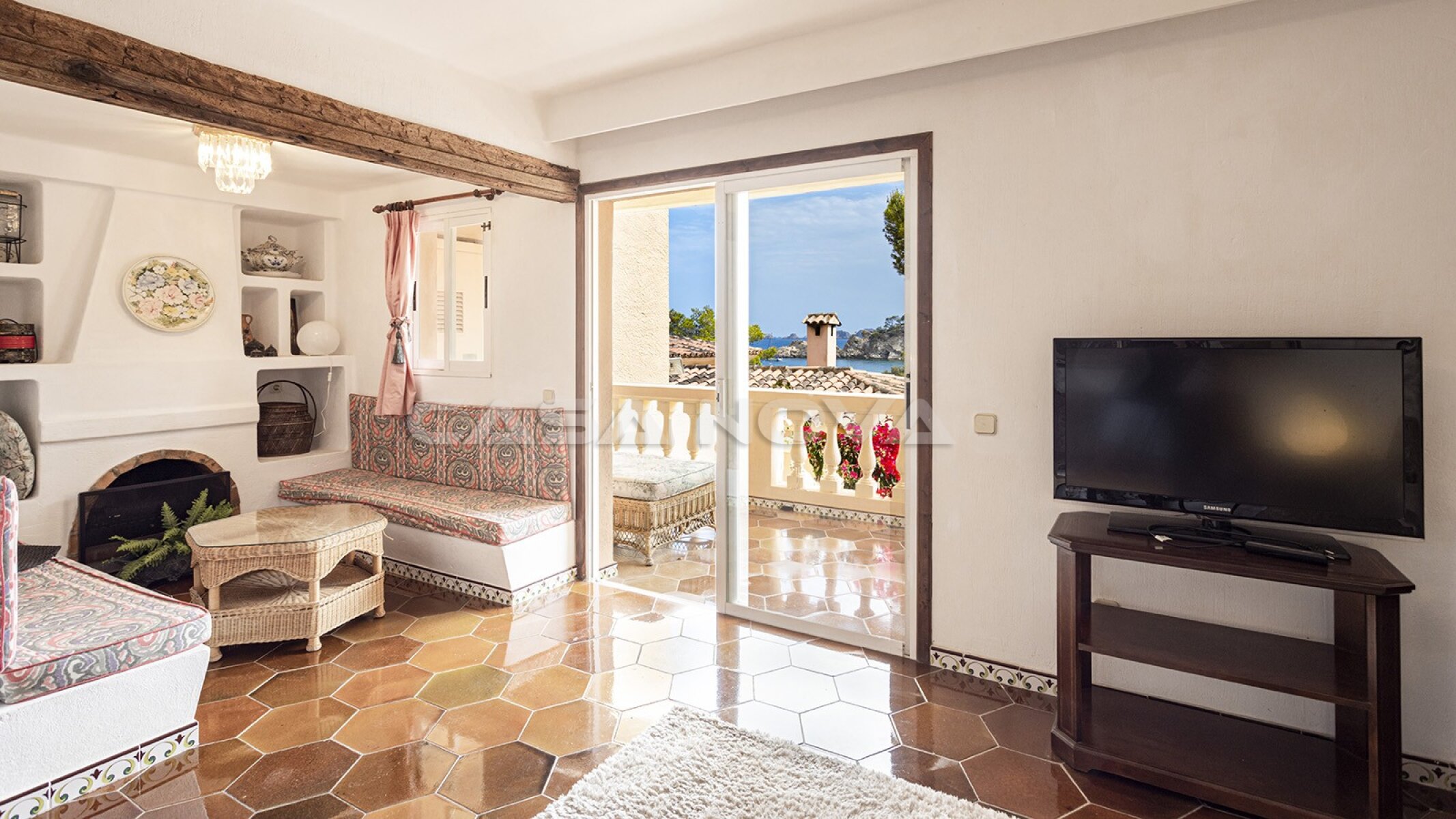  Duplex apartment with partial sea views and sea access in Cala Fornells