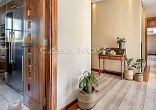Ref. 2403582 | Top renovated luxury villa in a popular residential area