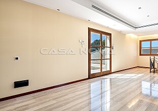 Ref. 2403582 | Top renovated luxury villa in a popular residential area