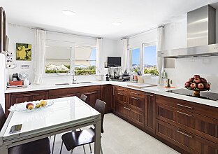 Ref. 2403793 | Villa in 2. Meereslinine mit tollem Meerblick von der 1. Etage 
