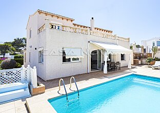 Ref. 2403793 | Villa in 2. Meereslinine mit tollem Meerblick von der 1. Etage 