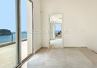 Ref. 2402757 | New constructed villa in 1st sea line