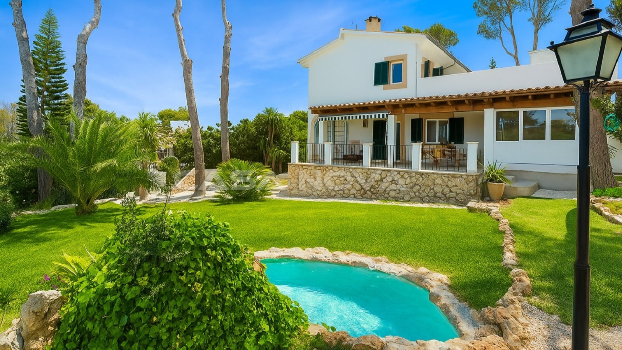 Modernisierte Villa in exklusiver Wohngegend