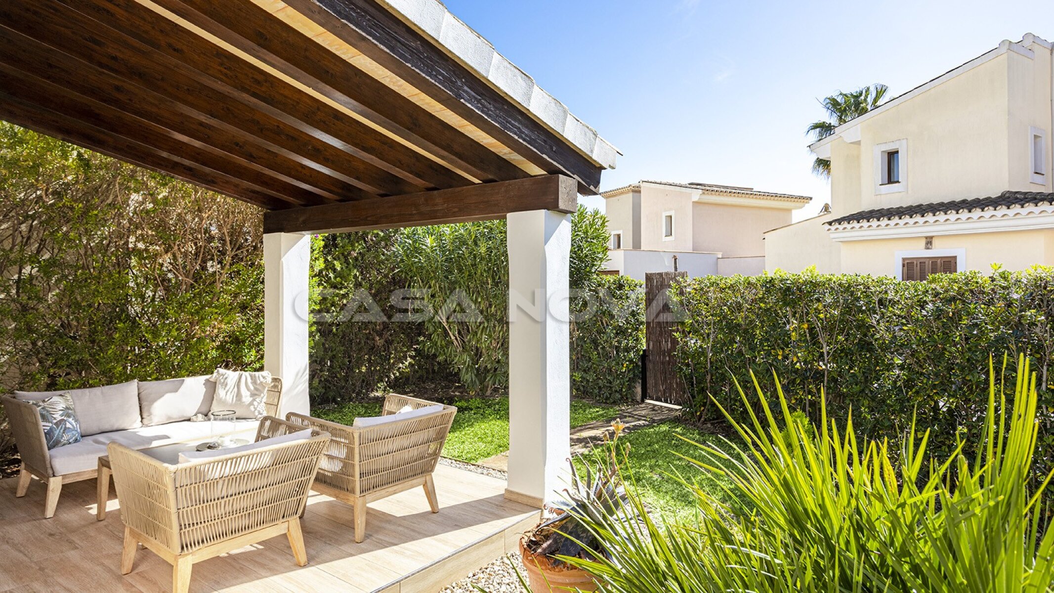 VENDIDO POR CASA NOVA PROPERTIES 