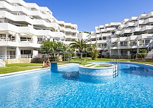 Ref. 1203814 | Piso reformado en 1a línea de mar