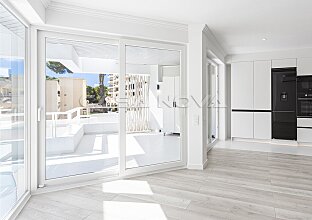 Ref. 1203814 | Piso reformado en 1a línea de mar