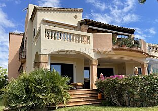 Ref. 1303578 | Modern ground-floor sought-after residence 