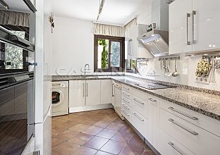 Ref. 2303769 | EXKLUSIV BEI UNS: Investment-Villa in Yachthafennähe
