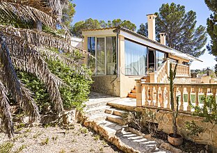 Ref. 2303769 | EXKLUSIV BEI UNS: Investment-Villa in Yachthafennähe