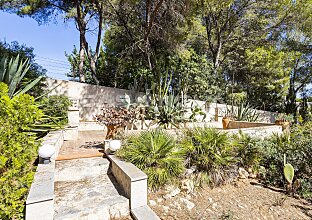 Ref. 2303769 | EXKLUSIV BEI UNS: Investment-Villa in Yachthafennähe