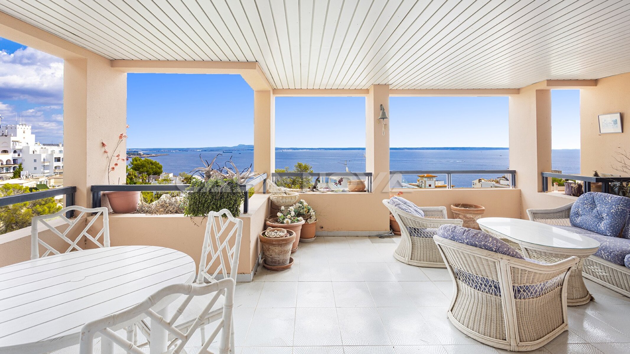 Mediterranes Apartment mit Meerblick in bester Lage 