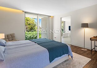 Ref. 2403825 | Luxury villa with pool in an exclusive residential area