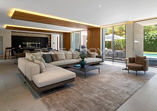 Ref. 2403825 | Luxury villa with pool in an exclusive residential area