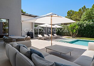 Ref. 2403825 | Luxury villa with pool in an exclusive residential area