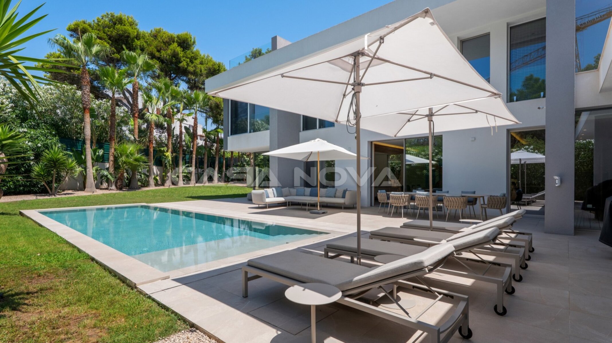 Luxury villa with pool in an exclusive residential area