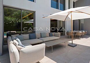Ref. 2403825 | Luxury villa with pool in an exclusive residential area
