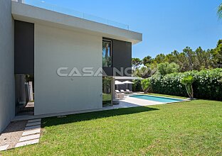 Ref. 2403825 | Luxury villa with pool in an exclusive residential area