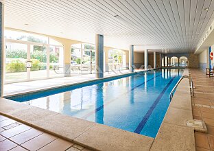 Ref. 1303828 | Soleado piso en una popular residencia junto al campo de golf