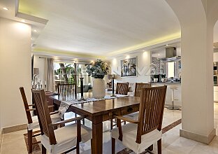 Ref. 1303828 | Soleado piso en una popular residencia junto al campo de golf