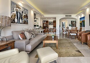 Ref. 1303828 | Soleado piso en una popular residencia junto al campo de golf