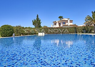 Ref. 2303831 | Fantástica villa con piscina en 1a línea al campo de golf
