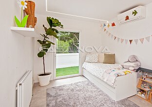 Ref. 2303830 | Modernisiertes Reihenhaus mit Meerblick in Yachhafen Nähe