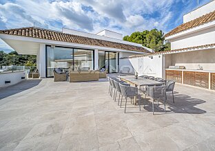 Ref. 1403836 | Moderno ático con vistas al mar y terraza privada en la azotea