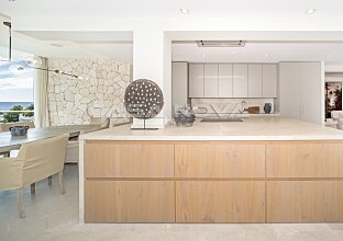 Ref. 1403836 | Moderno ático con vistas al mar y terraza privada en la azotea