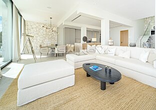 Ref. 1403836 | Moderno ático con vistas al mar y terraza privada en la azotea