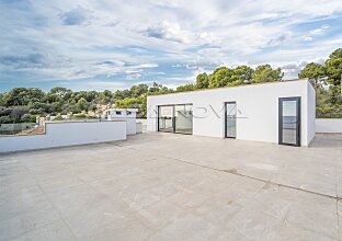 Ref. 1403836 | Moderno ático con vistas al mar y terraza privada en la azotea