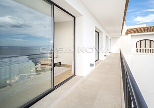 Ref. 1403836 | Moderno ático con vistas al mar y terraza privada en la azotea