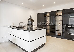 Ref. 2603837 | Elegante Villa mit Gästeapartment und Panoramablick- Dachterrasse 