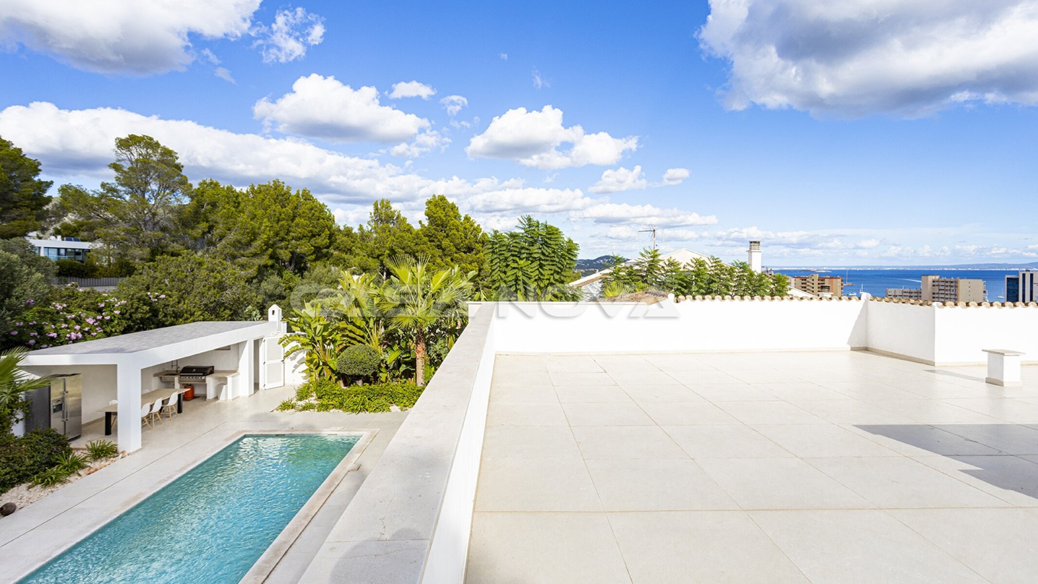 Elegante Villa mit Gästeapartment und Panoramablick- Dachterrasse 